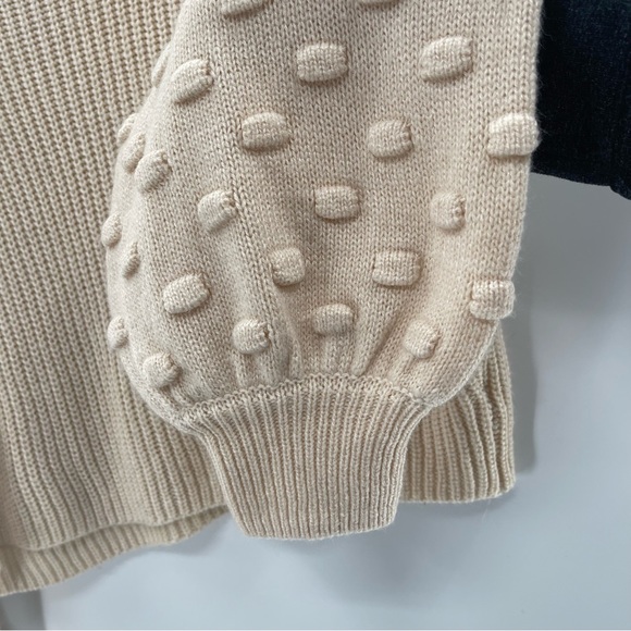 HYFVE Cream Bubble Sleeve Cropped Sweater Size Medium - Picture 3 of 8